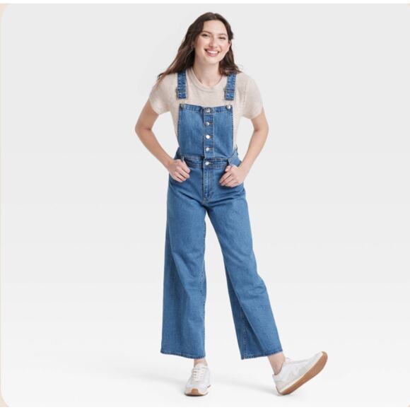 Universal Thread Target Denim Bib Style Low Cut Denim Wide Leg Crop Overalls 4 - Picture 1 of 13
